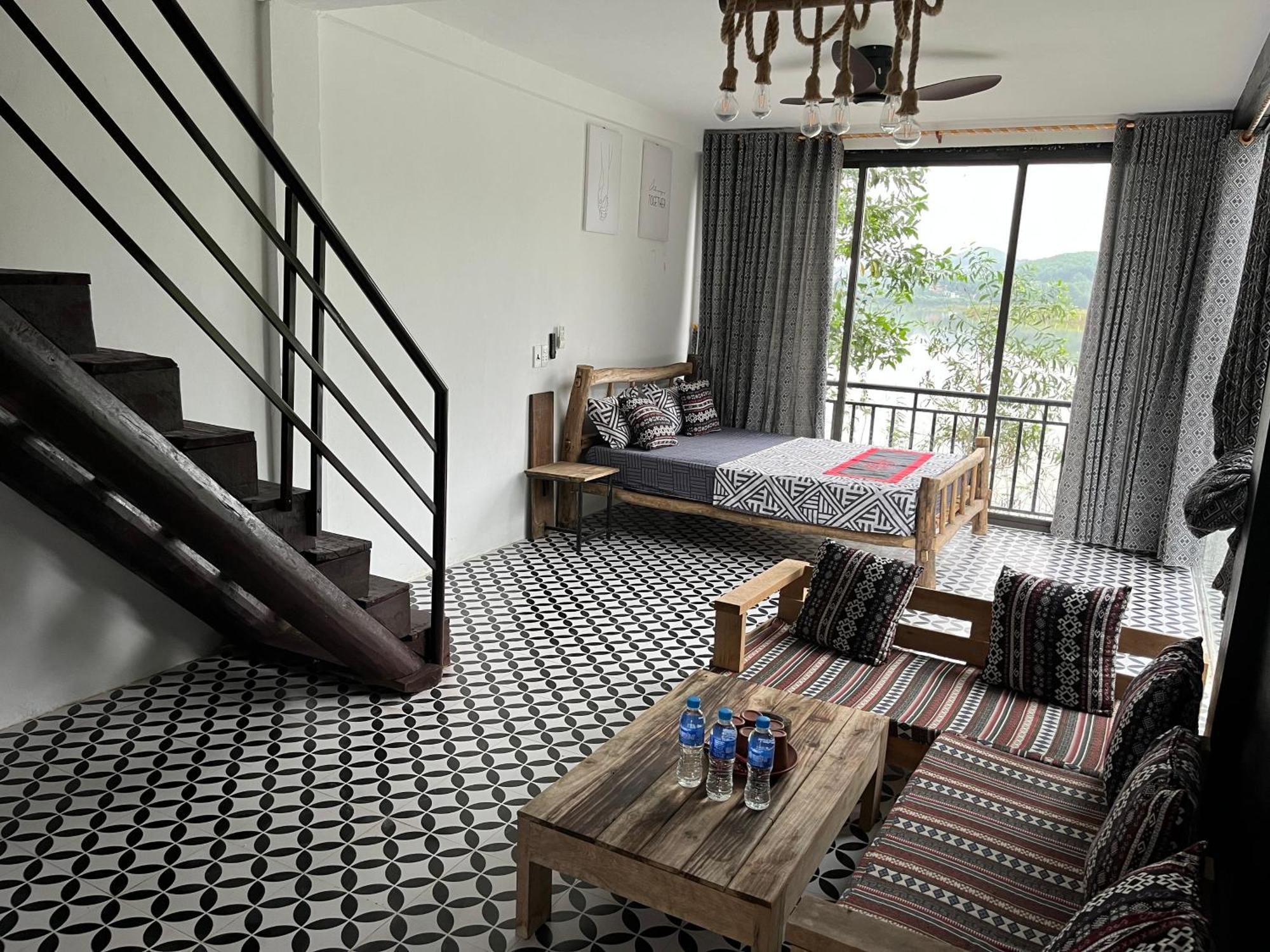 Nguyen Shack Retreat Resort Фонгня Экстерьер фото