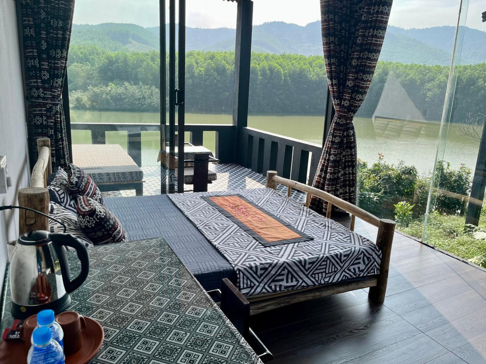 Nguyen Shack Retreat Resort Фонгня Экстерьер фото