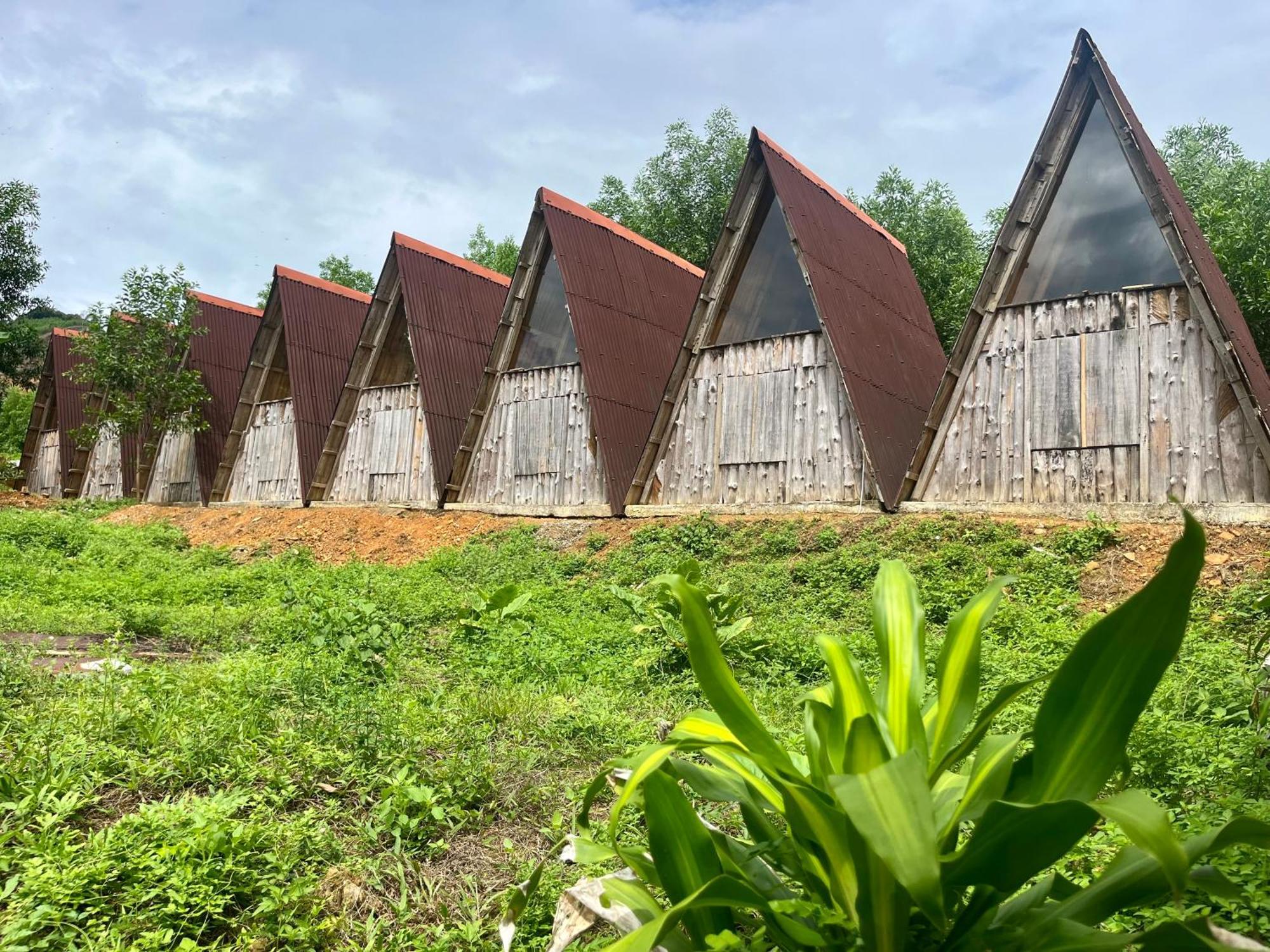 Nguyen Shack Retreat Resort Фонгня Экстерьер фото