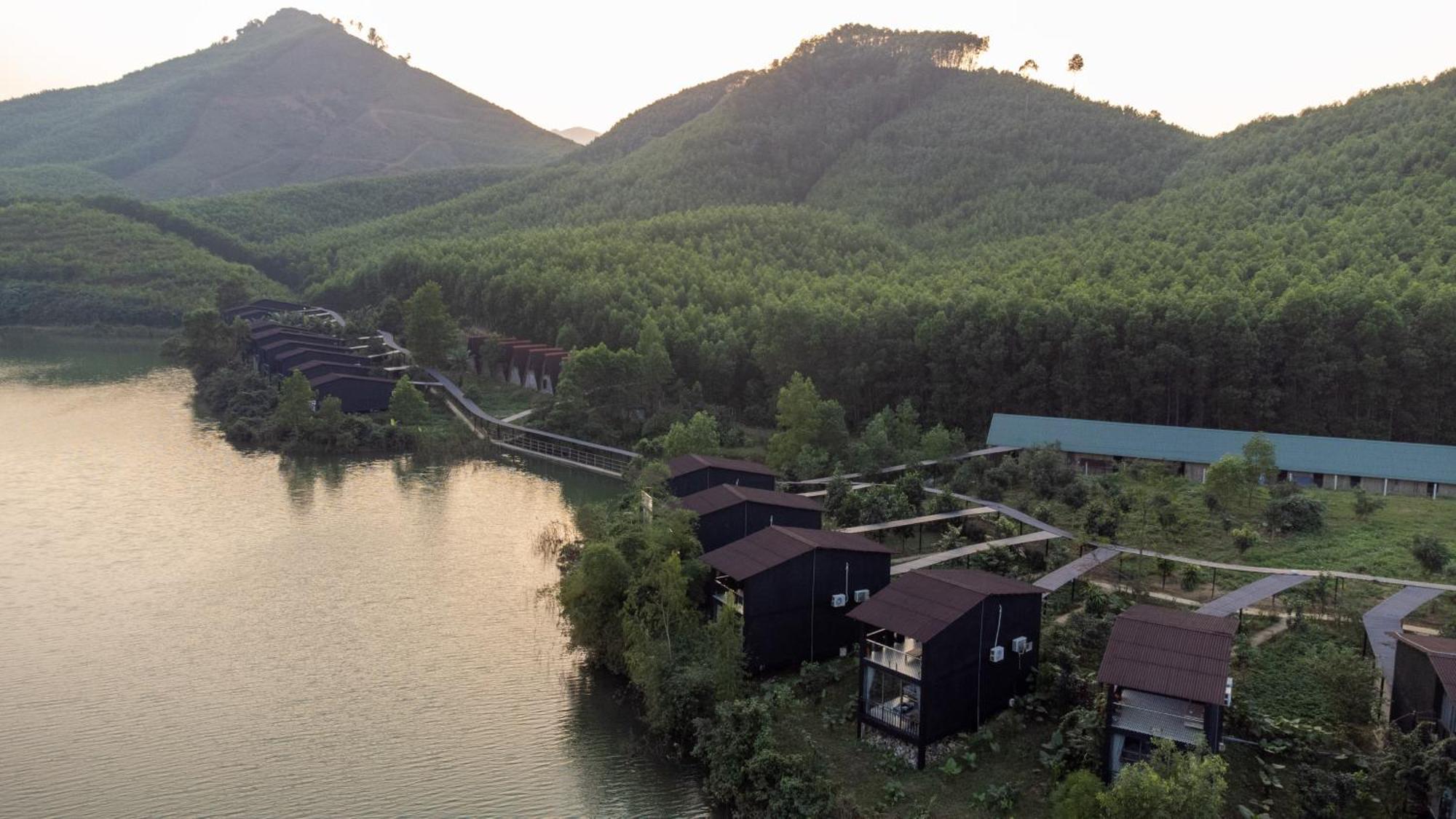 Nguyen Shack Retreat Resort Фонгня Экстерьер фото